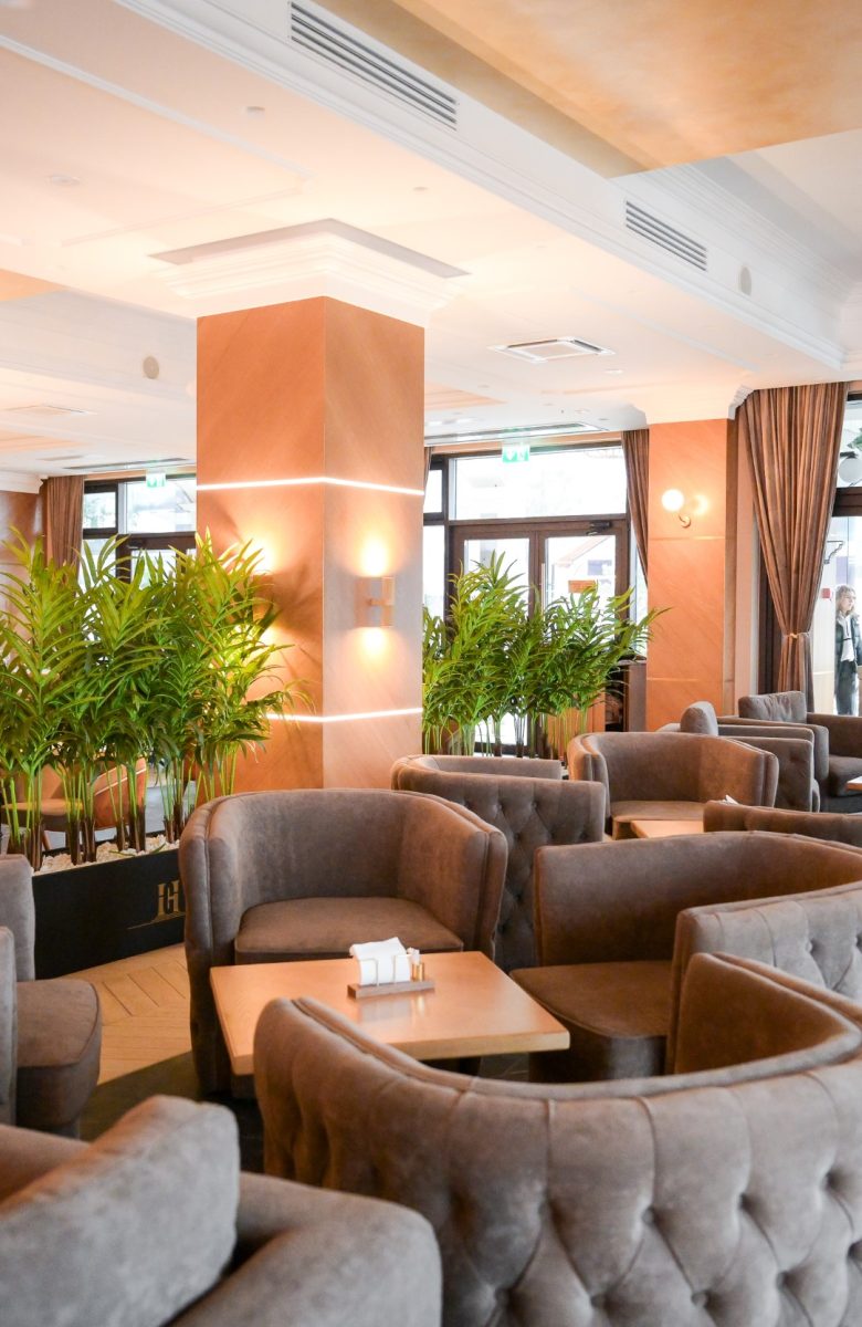 Restaurant-Vișeu-de-Sus-HOTEL-GABRIELA-Mancare-Traditionala-Meniu-International-